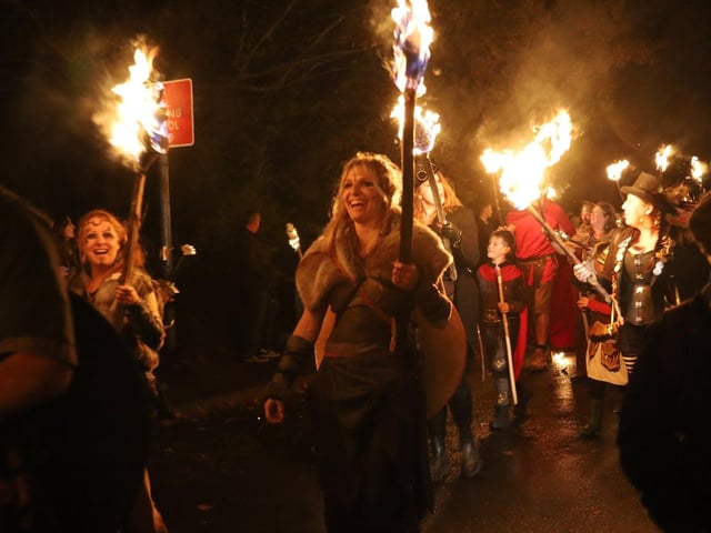 Robertsbridge Bonfire 2023. Photo by Andrew Clifton.