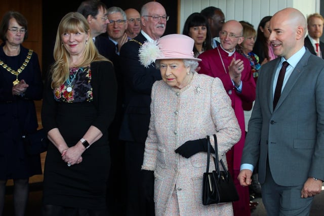 The Queen visits Chichester Festival Theatre. Photo by Derek Martin Photography. DM17114978a.jpg