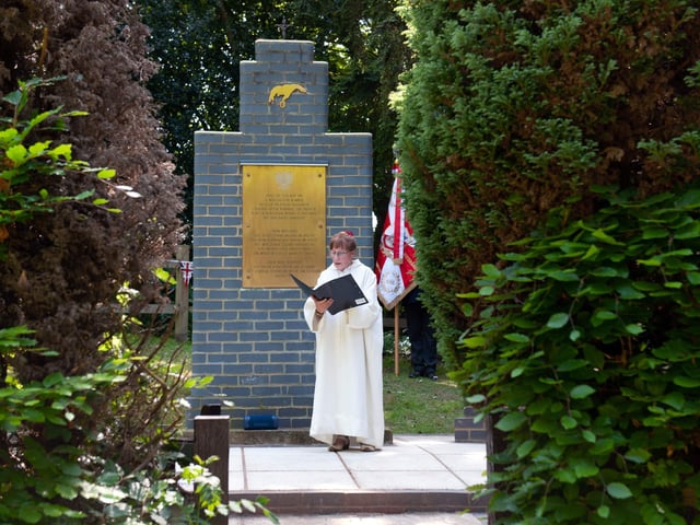Memorial in Netherfield for the Polish crew who died in a Vickers Wellington bomber from the 304 Polish Squadron in WW2. Photo by Frank Copper.