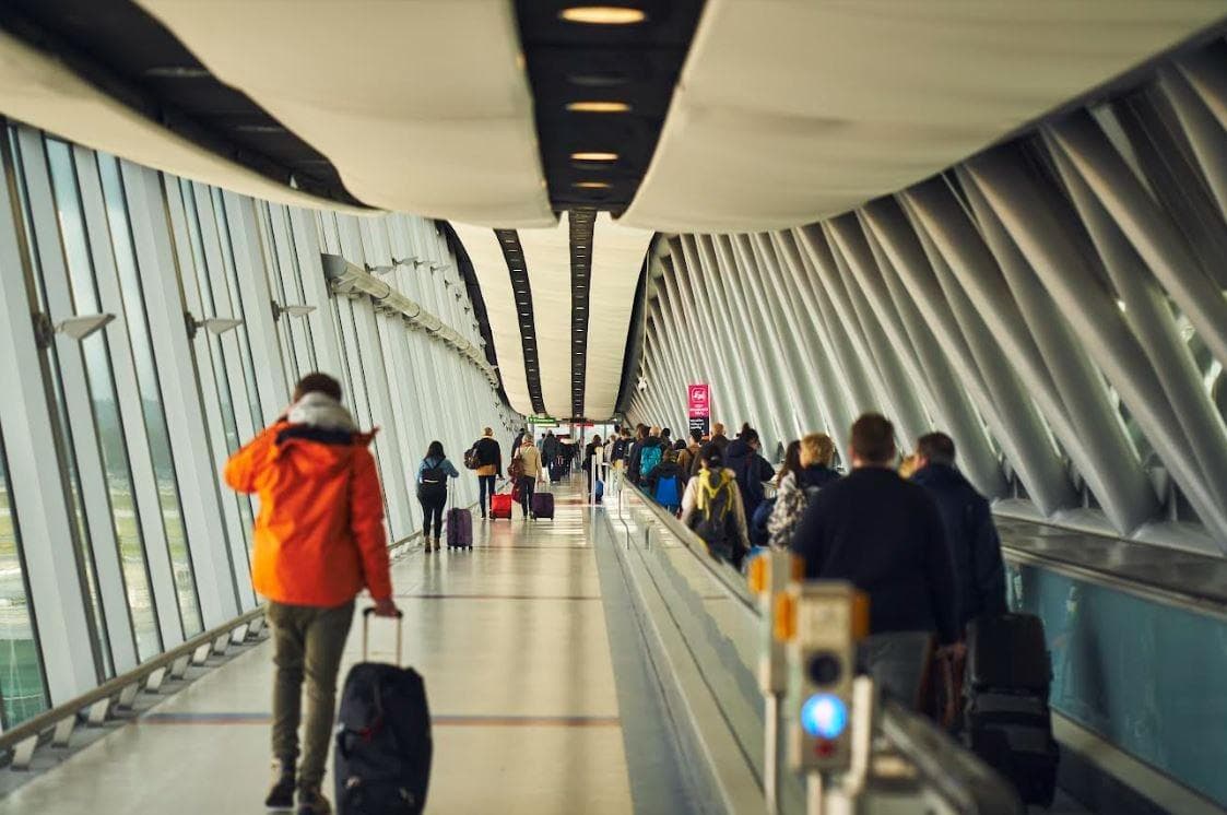 Delays and cancellations at London Gatwick so far today – Sunday ...