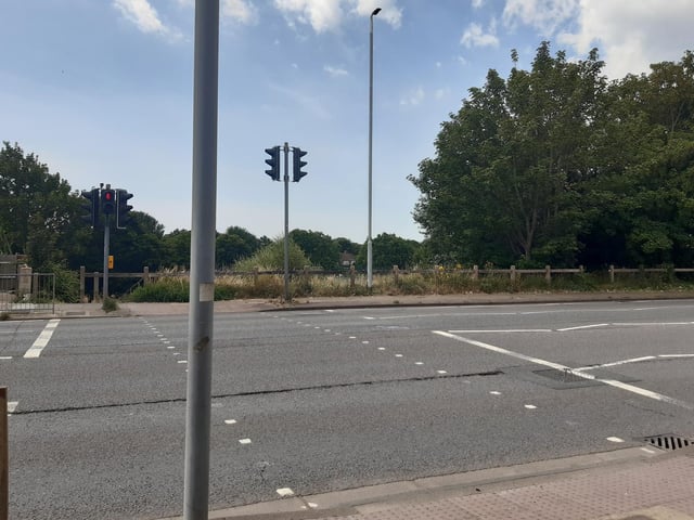 There is a pedestrian crossing to get you safely over to Southern Cross Recreation Ground, also known as Victoria Park