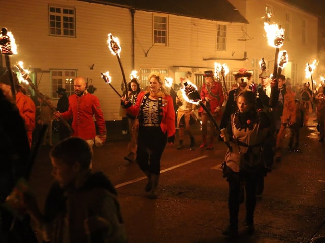 Robertsbridge Bonfire 2023. Photo by Andrew Clifton.