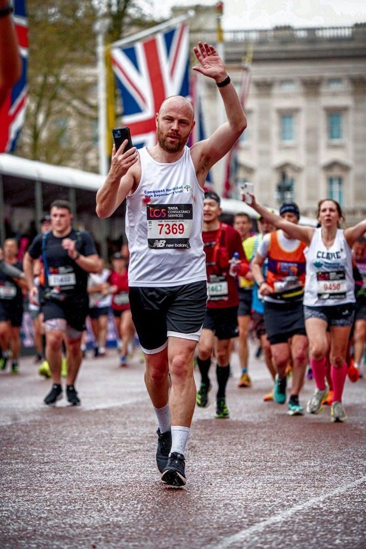 London Marathon runner raises £1,066 for the Conquest Critical Care Team