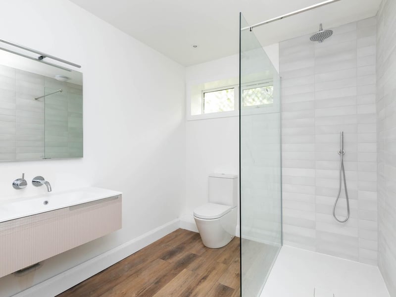 The home has a principal bedroom and ensuite shower room