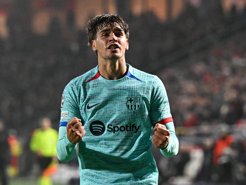 Marc Guiu has enjoyed a dream start to his senior career at FC Barcelona. On October 22, Guiu made his senior competitive debut as a second half substitute, scoring the winning goal in 23 seconds with his second touch of a 1–0 win over Athletic Bilbao. At 17 years and 291 days of age, he became the youngest and fastest debutant to score for Barcelona in La Liga. He scored his first UEFA Champions League goal, and second of the season, on December 13 in a 3–2 defeat against Belgian club Royal Antwerp.