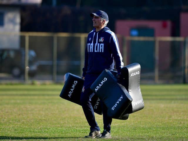 Italian rugby coach with Aramis Rugby equipment.