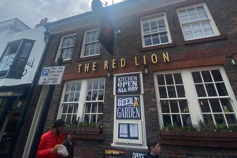 The next pub is The Red Lion. It's on 45 High Street, Arundel and has 4 stars from 54 reviews. They are known by locals to have a lovely roast and decent draught.