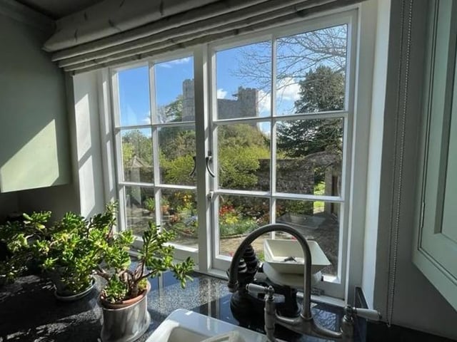 House for sale in Lewes: Grade II listed Georgian town house neighbouring Lewes Castle