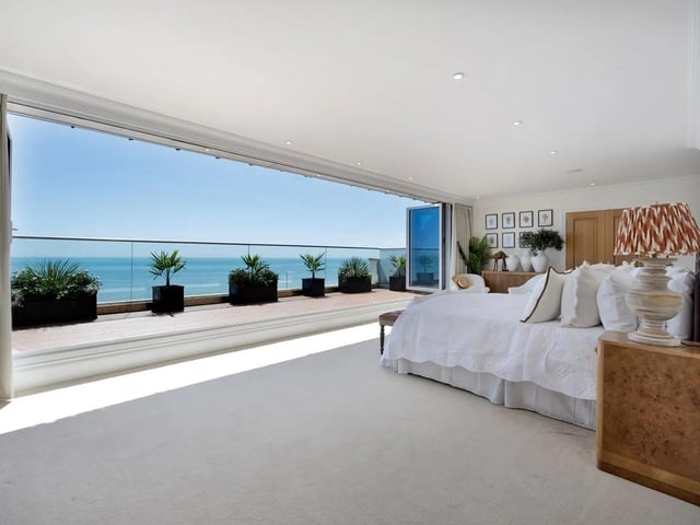 7 bed detached house