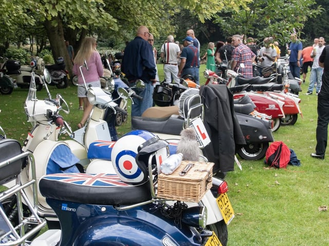 Crowds enjoyed the spectacular scooter rally which took place at Bognorphenia this weekend.