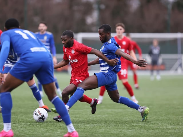 Aveley v Worthing action in National League South
