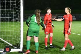 Worthing FC Women with the Aylesford goalkeeper | Picture: OneRebelsView