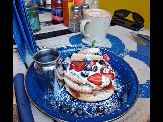 Fresh fruit and yoghurt / Bacon and maple syrup / Southern fried chicken, bacon, cheese sauce / Loaded stack - sausage, bacon, cheese, egg (https://beanzzcoffeekitchen.co.uk/) - photo from Google Maps