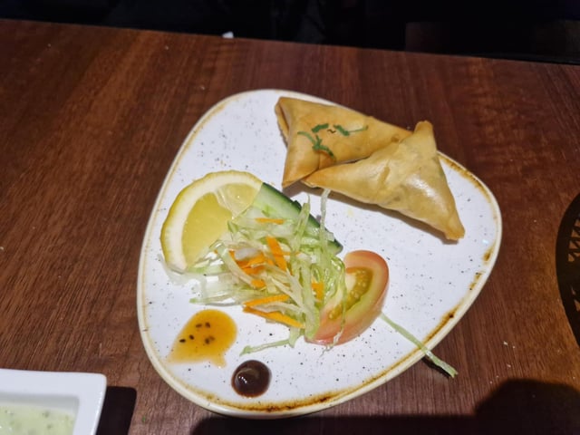 Vegetable samosas
