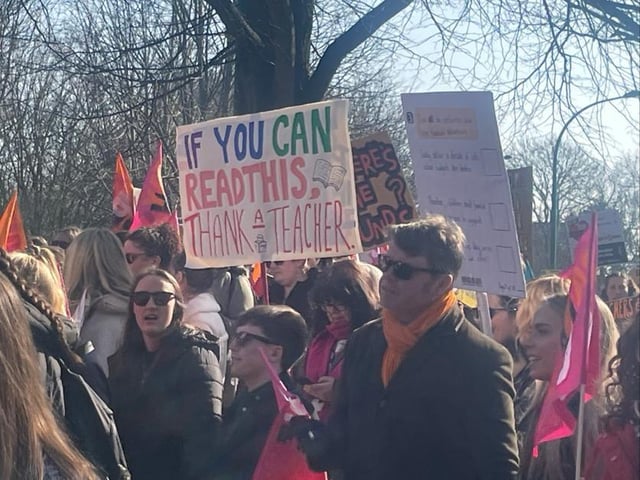 School strikes in Sussex: Hundreds of protesters arrive to take part in Sussex teacher protest - in 23 pictures