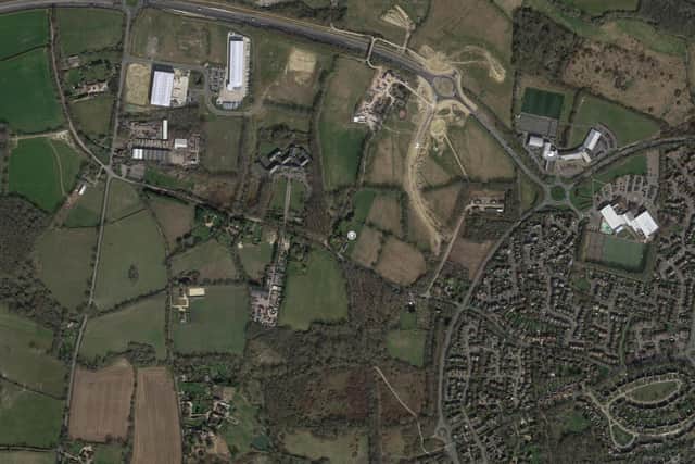 DM/23/2794: Gatehouse Farm, Gatehouse Lane, Goddards Green. Construction of five detached dwellings with associated landscaping. Amended Plans received 4th March 2024 showing a 2.5 metre high acoustic fence along the eastern and part northern boundary and the submission of a Noise Report. (Photo: Google Maps)