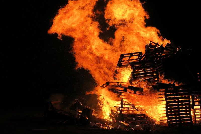 Ewhurst & Staplecross Bonfire 2023. Photo by Andrew Clifton.