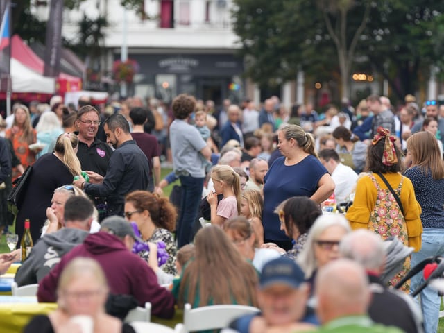 WORTHING FOOD FESTIVAL STEYNE GARDENS ON ALL WEEKEND 10TH 11TH OF SEPTEMBER :Worthing Food and Drink Festival 2022. Picture by Eddie Mitchell