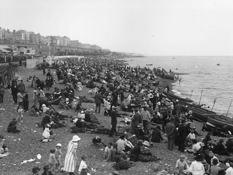 Holidaymakers on the beach at Brighton, circa 1925.