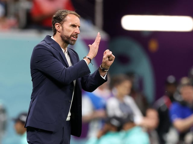 AL KHOR, QATAR - DECEMBER 04: Gareth Southgate, Head Coach of England, gives the team instructions during the FIFA World Cup Qatar 2022 Round of 16 match between England and Senegal at Al Bayt Stadium on December 04, 2022 in Al Khor, Qatar. (Photo by Clive Brunskill/Getty Images)