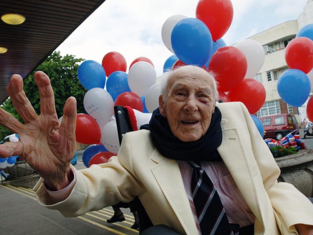 Henry Allingham, the longest-lived man ever recorded from the UK, arriving for the 2008 event at the age of 112