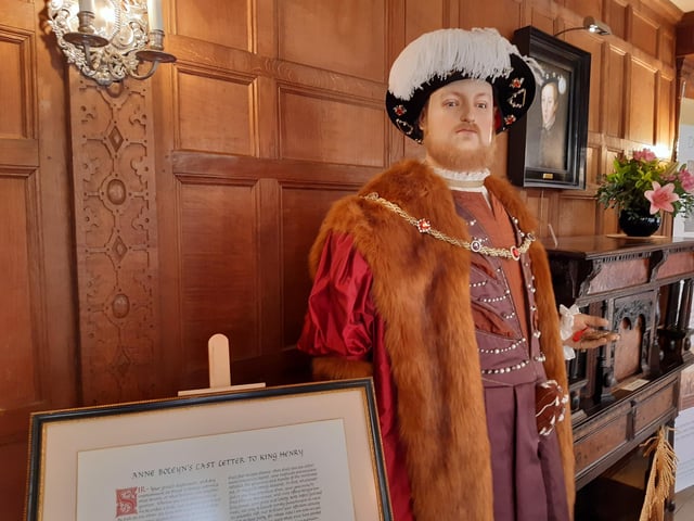 Hever Castle was to the childhood home of Anne Boleyn, King Henry VIII’s second wife.