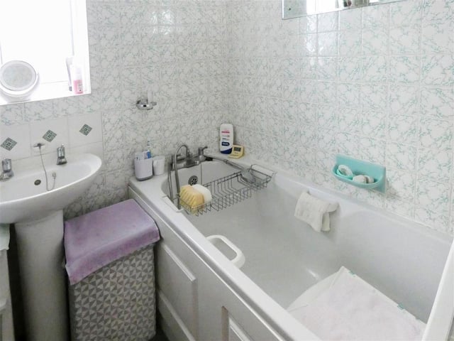 This two-bedroom bungalow in Beaumont Park sits perfectly between Littlehampton and Rustington in a quiet, off-road position. It is on the market with Glyn Jones at £375,000.