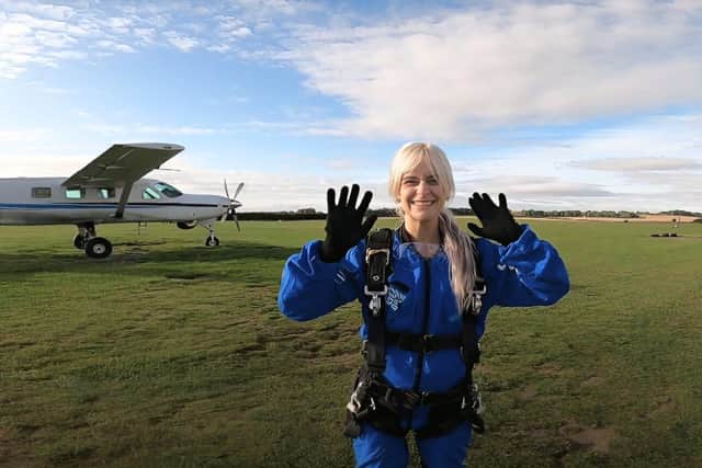 Kerri's extraordinary act of bravery involved a leap from an astounding altitude of 10,000 feet