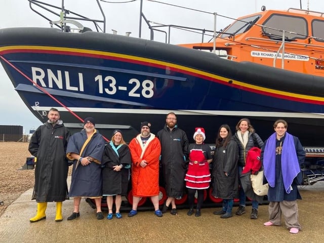 Hastings RNLI December Dip