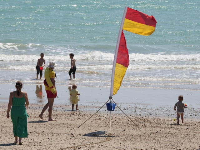 Beachgoers have flocked to a Sussex seaside town to soak up the sun.