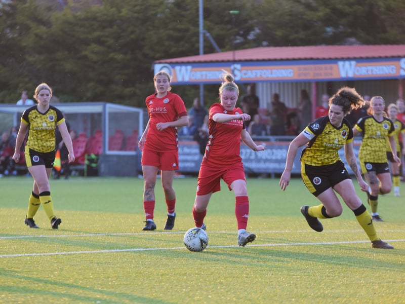 Worthing FC Women beat AFC Acorns and lift the London and SE premier division title