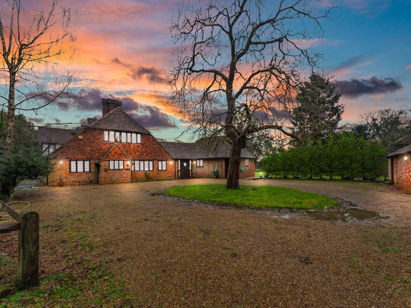 wo separate staircases at either end of the property, provide access to the first floor, where you will find 7 bedrooms, generously sized and some with vaulted ceilings, and 5 bathrooms (3 en suite).