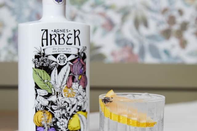 Two Sussex venues have partnered with award-winning gin brand Agnes Arber Gin to offer free G&Ts to visiting mums this Mother’s Day.