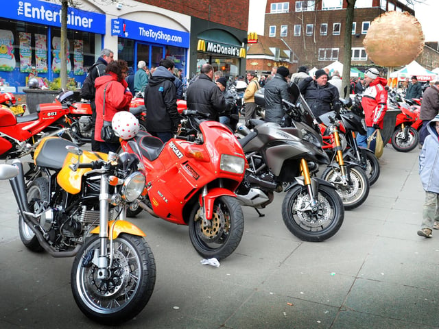 Bikes in Worthing Road