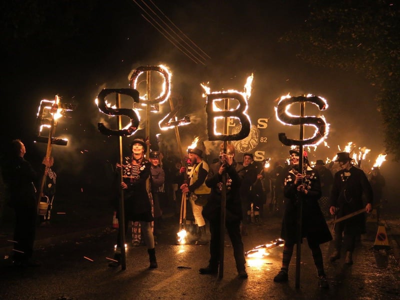 Ewhurst & Staplecross Bonfire 2023. Photo by Andrew Clifton.
