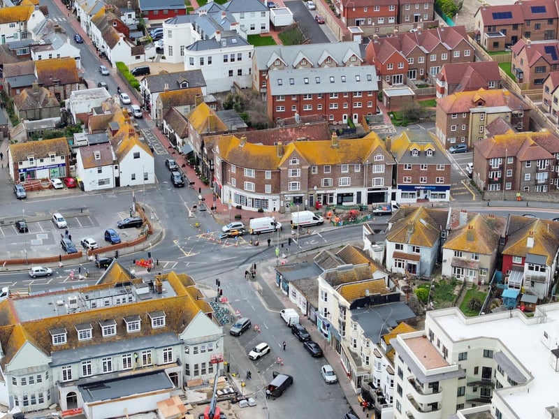 In Pictures: Traffic delayed for over an hour on major Sussex road due to temporary traffic lights