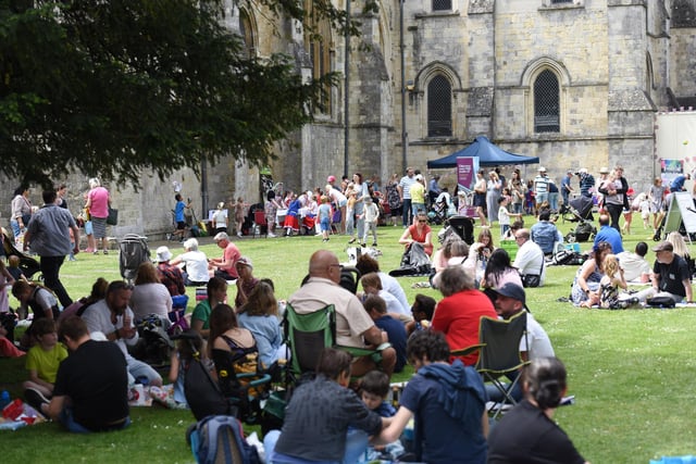 Jubilee picnic in Cathedral Green, Chichester. Picture from Liz Pearce