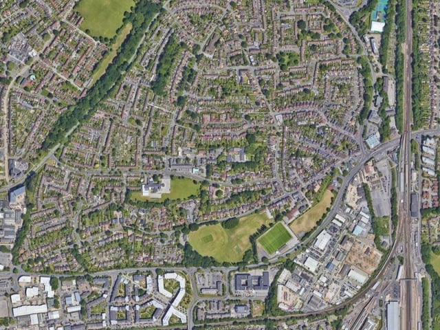 Households in Three Bridges have an average annual income after tax of £52,200