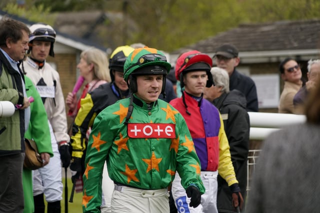 Race 6 The Best Odds Guarenteed At YEEHAA.BET Mares Novices Limited Handicap Hurdle Race at Fontwell on Friday 19 April 2024. www.polopictures.co.uk  Fontwell Arundel Clive Bennett 20240419 ©2024 Clive Bennett Photography 19/04/2024 _CAB0759.JPG:Spring jump racing at Fontwell Park