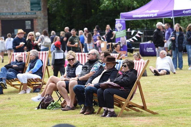 Queen's Platinum Jubilee celebration at the Cowdray Ruins. Picture: Liz Pearce 04/06/2022