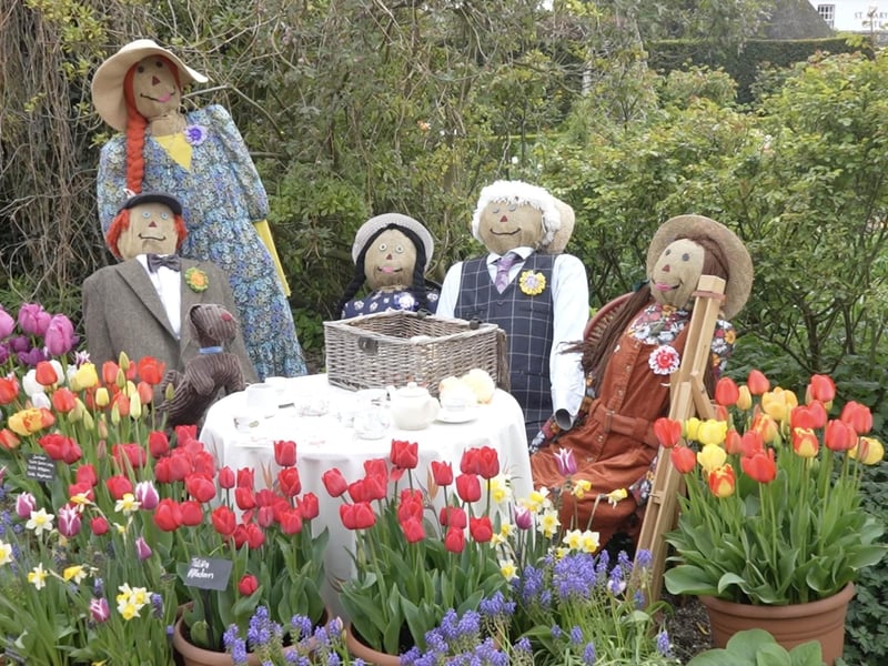 More fantastic photos of the Arundel Castle Tulip Festival