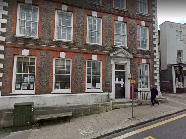 Foundry Healthcare Lewes: School Hill Practice in High Street, Lewes was recorded as having 28,312 patients and the full-time equivalent of 16.3 GPs, meaning it has 1,739 patients per GP.