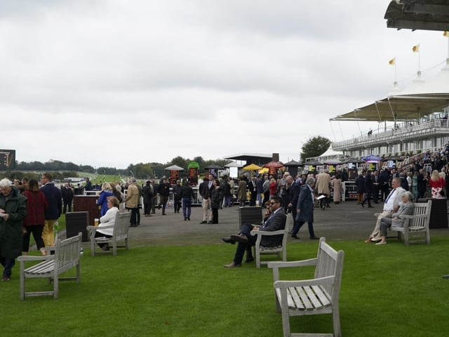 September midweek flat racing at Goodwood