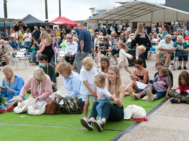 Hastings Old Town Carnival Week 2022: Nearly on the Beach Concert. Photo by Frank Copper