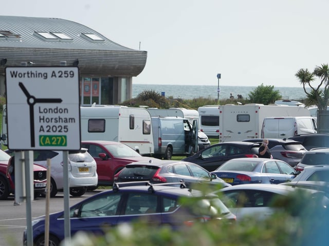Police respond to new traveller camp in Sussex