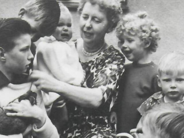 David Arnold's brothers, sisters and nan in early 1960s