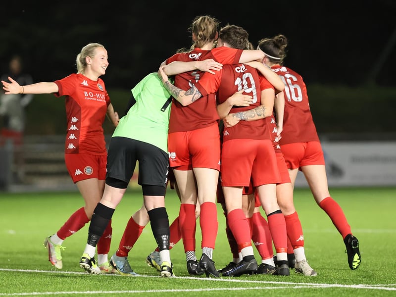 Worthing FC Women celebrate winning the London and SE premier division title