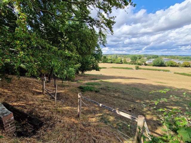 There is a bench en route which allows you to take a break and enjoy the absolutely stunning views over the countryside