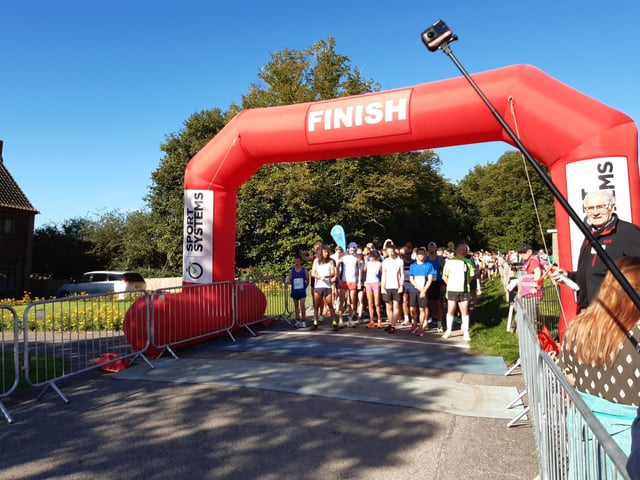 Runners mark the 40th anniversary of Run Barns Green.