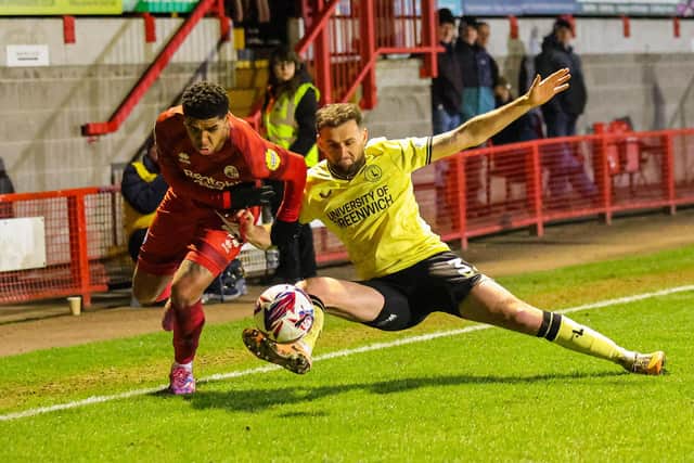 Tyreece John-Jules battles against Charlton | Picture: Grant Mansfield/Mansfield Media